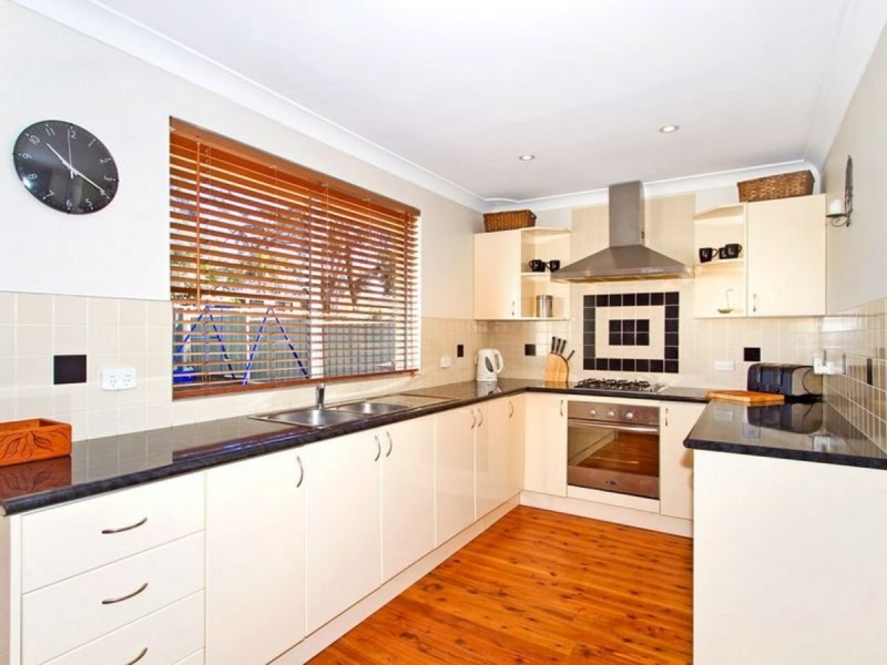 16 Sierra Avenue, Bateau Bay NSW 2261