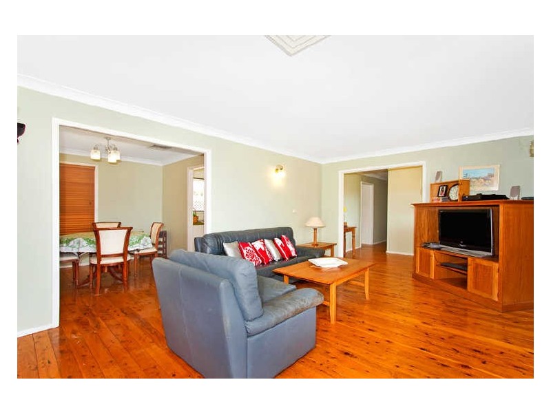 39 Keats Avenue, Bateau Bay NSW 2261