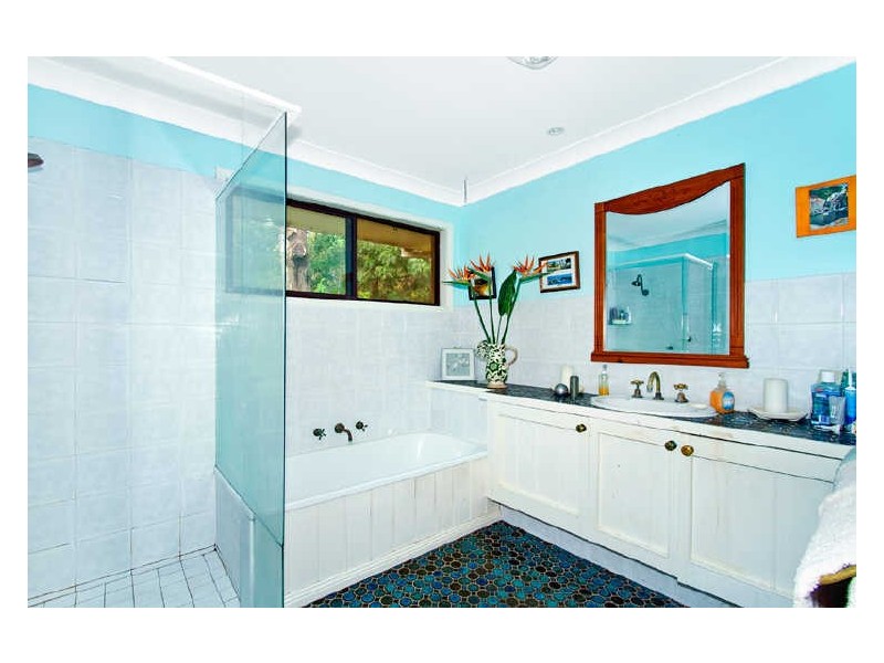 39 Keats Avenue, Bateau Bay NSW 2261