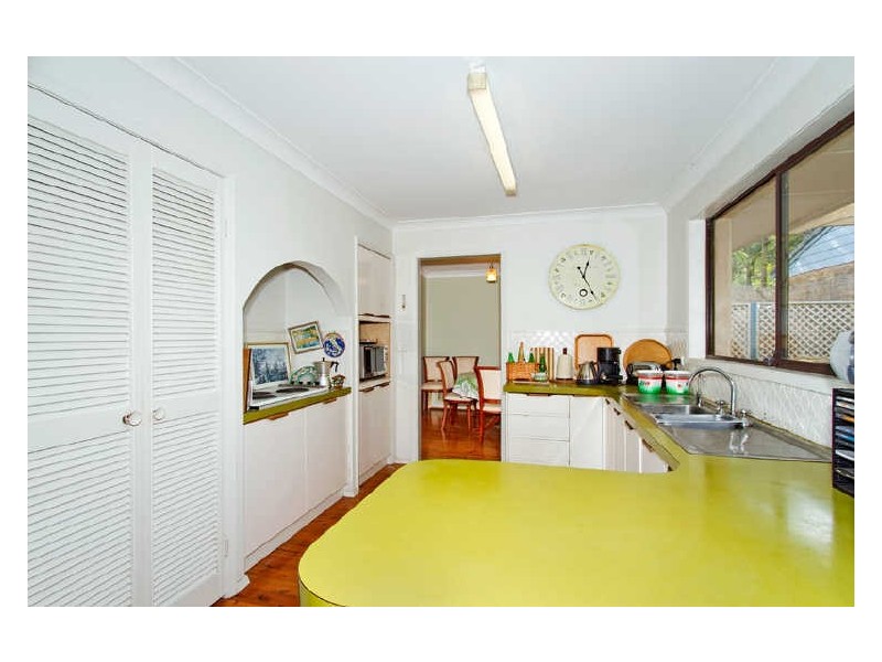39 Keats Avenue, Bateau Bay NSW 2261
