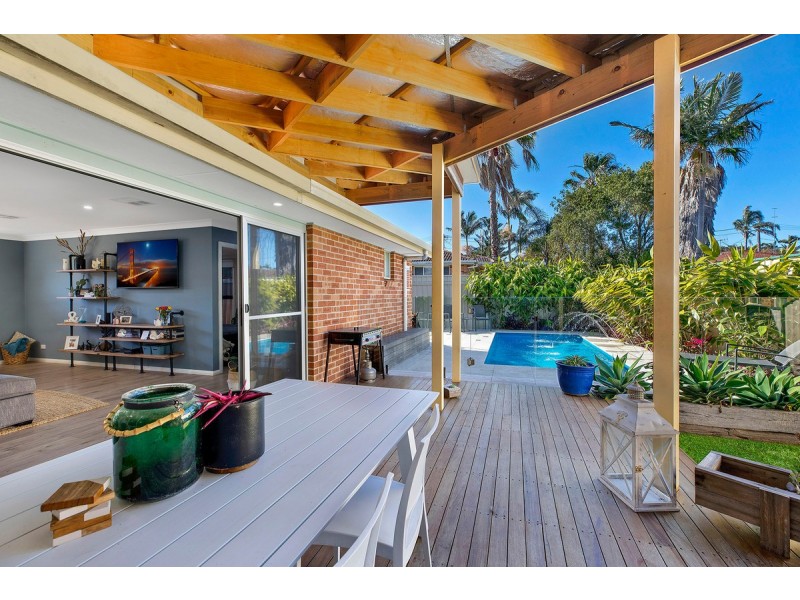 8 Scarborough Place, Bateau Bay NSW 2261