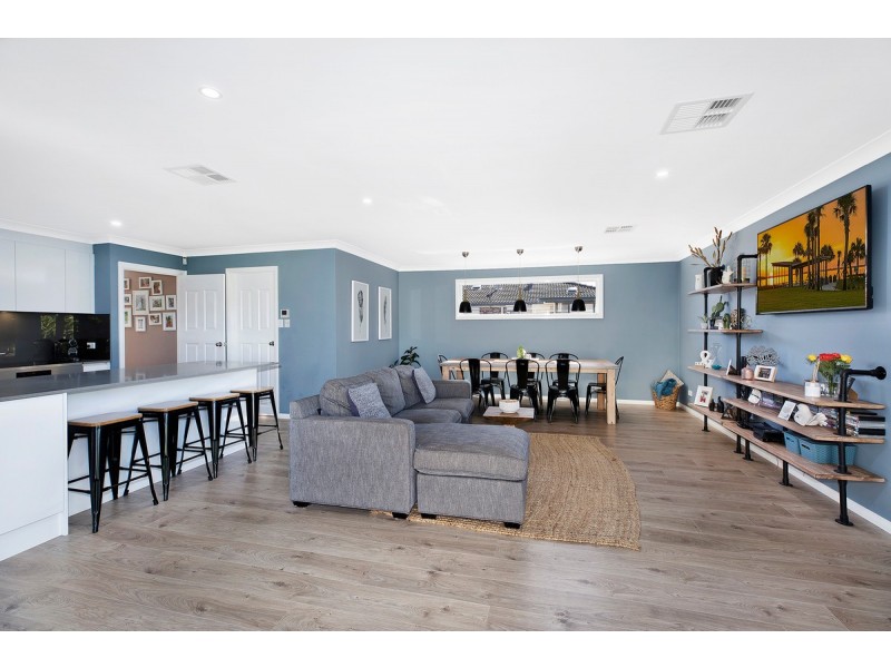 8 Scarborough Place, Bateau Bay NSW 2261