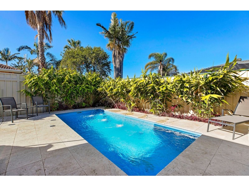 8 Scarborough Place, Bateau Bay NSW 2261