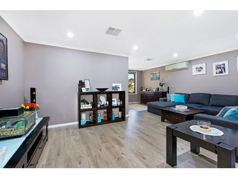 8 Scarborough Place, Bateau Bay NSW 2261