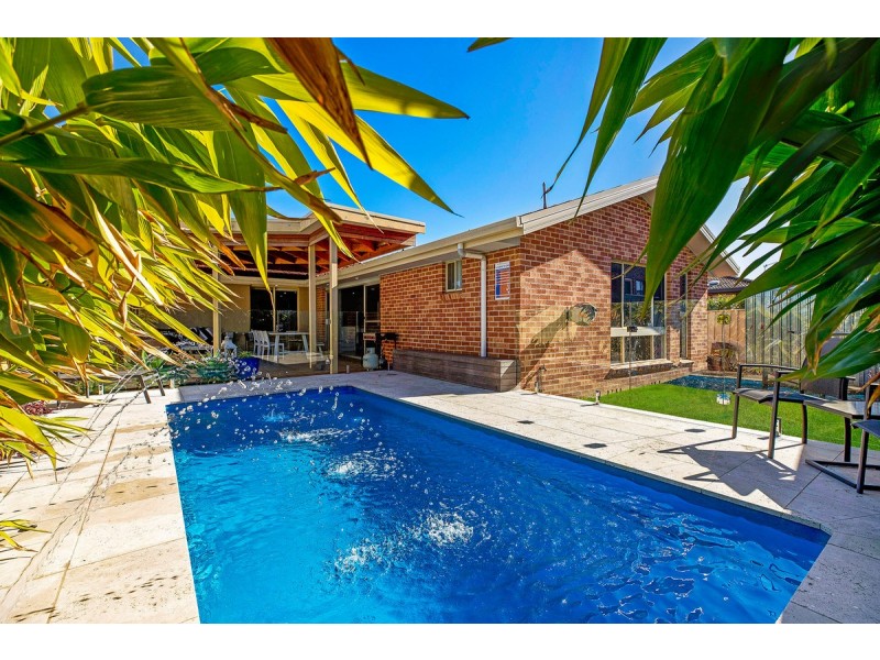 8 Scarborough Place, Bateau Bay NSW 2261