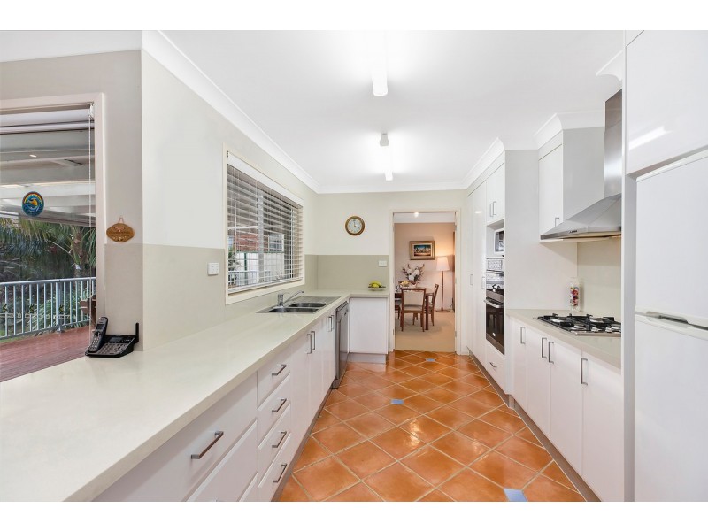 41 Morley Avenue, Bateau Bay NSW 2261