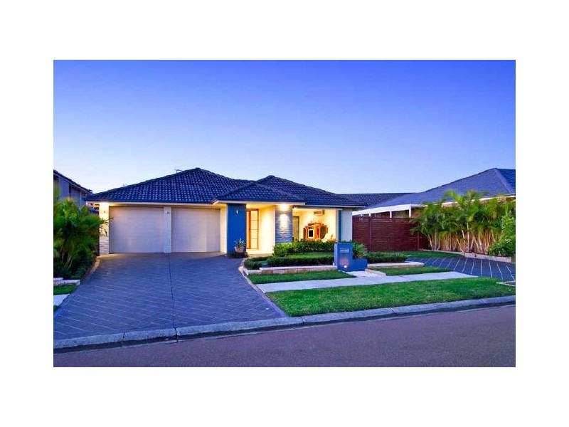51 Bataan Cct, Bateau Bay NSW 2261