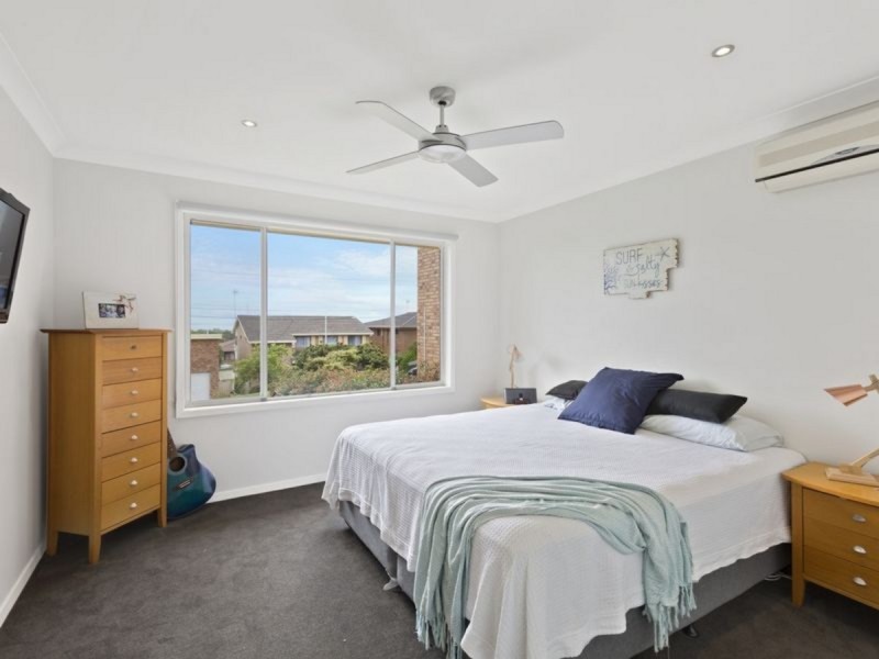 30 Curzon Avenue, Bateau Bay NSW 2261