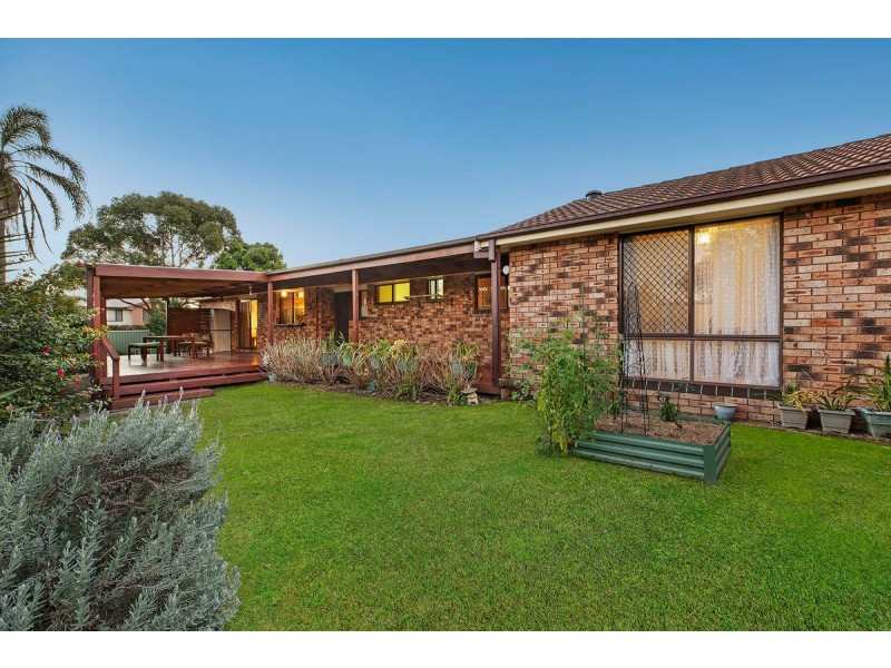 8 Zora Place, Bateau Bay NSW 2261