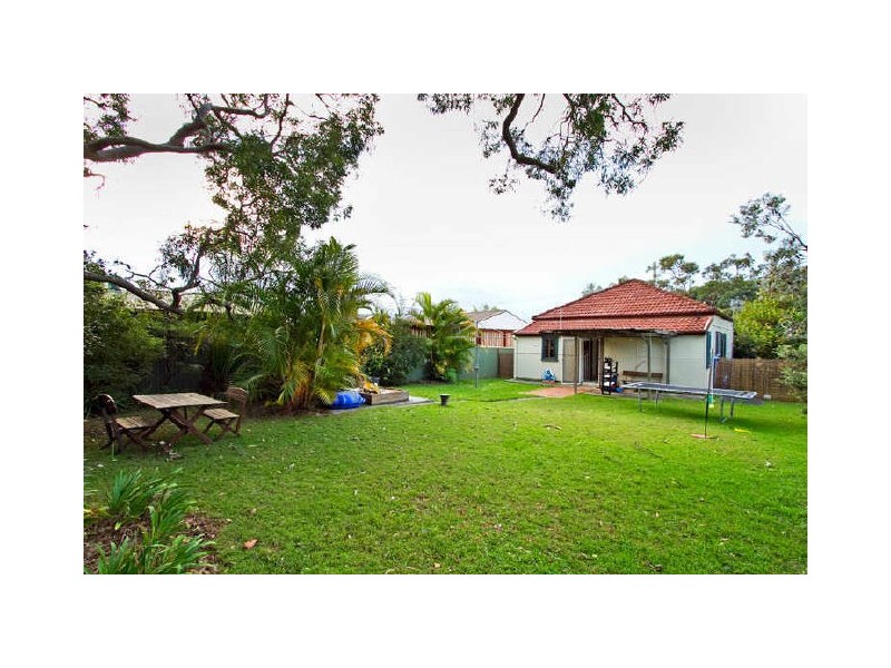 35 Papala Avenue, Bateau Bay NSW 2261