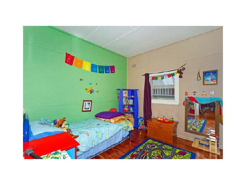 35 Papala Avenue, Bateau Bay NSW 2261