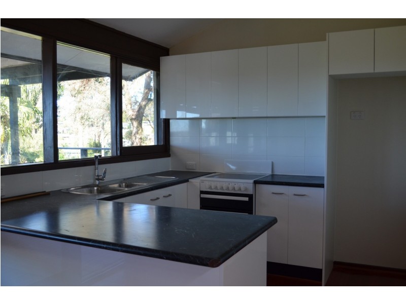 56 Promenade Avenue, Bateau Bay NSW 2261