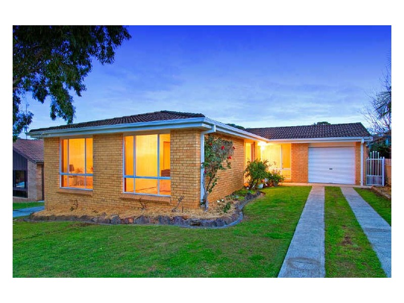 8 Anglers Dr, Bateau Bay NSW 2261