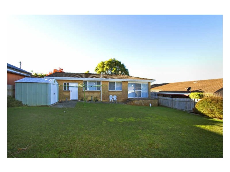 8 Anglers Dr, Bateau Bay NSW 2261