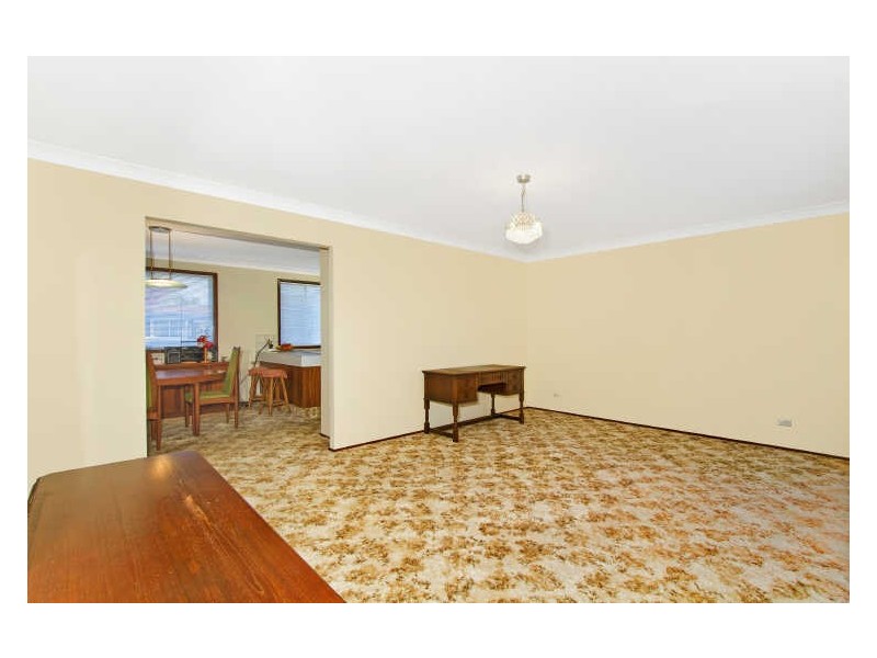 8 Anglers Dr, Bateau Bay NSW 2261