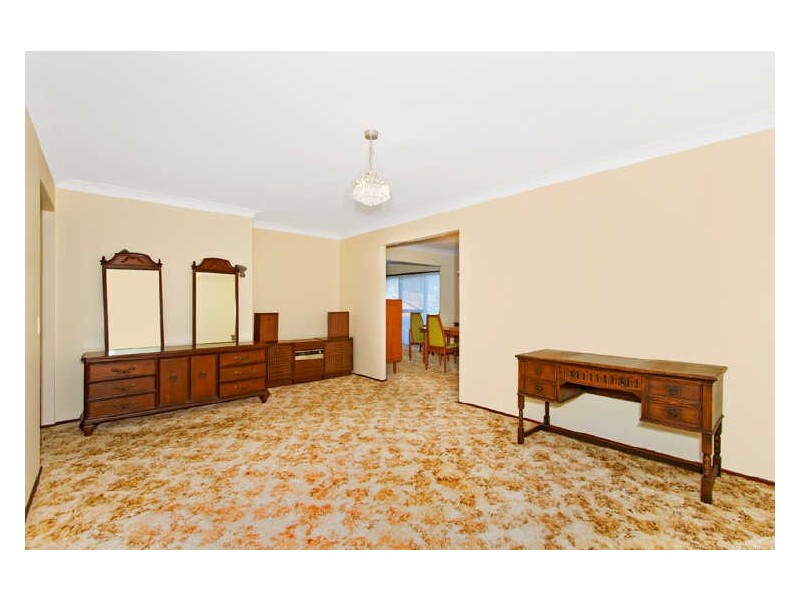 8 Anglers Dr, Bateau Bay NSW 2261