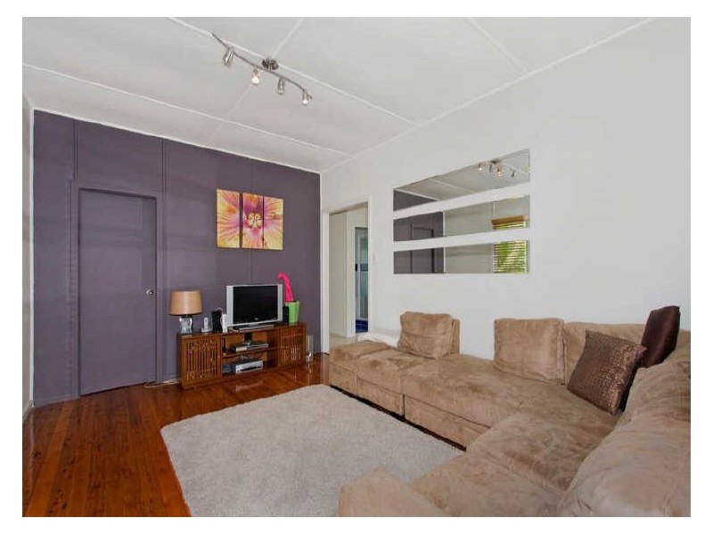 14 Roger Crescent, Berkeley Vale NSW 2261