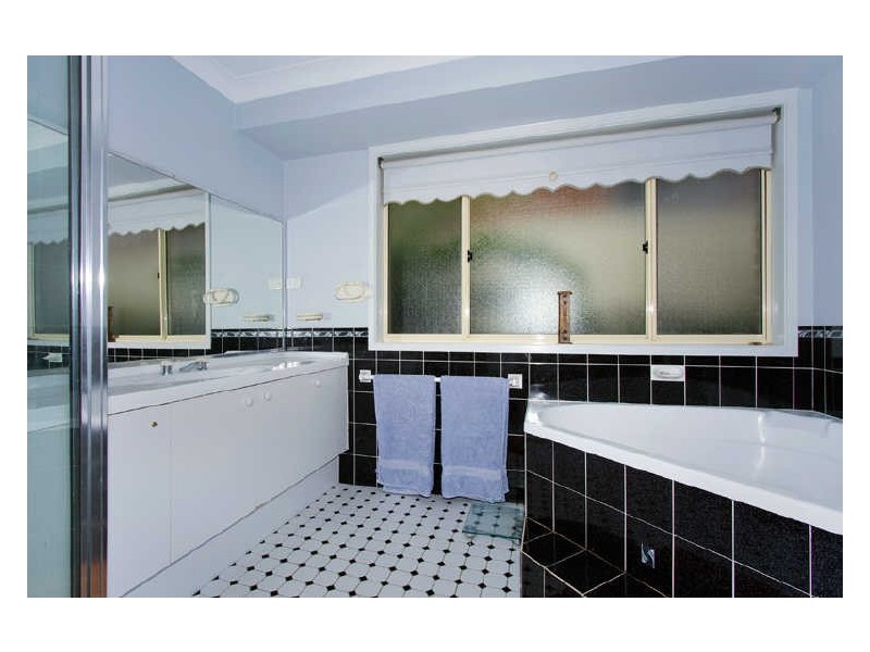 Bateau Bay NSW 2261