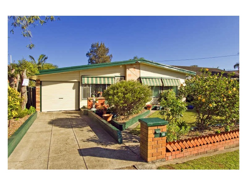 15 Papala Avenue, Bateau Bay NSW 2261