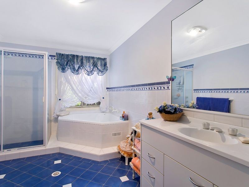 35 Scarborough Place, Bateau Bay NSW 2261