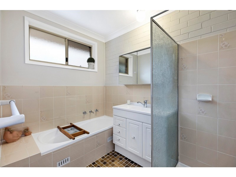 2/3-5 Adrian Close, Bateau Bay NSW 2261