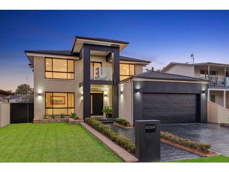 16 Hinemoa Avenue, Killarney Vale NSW 2261