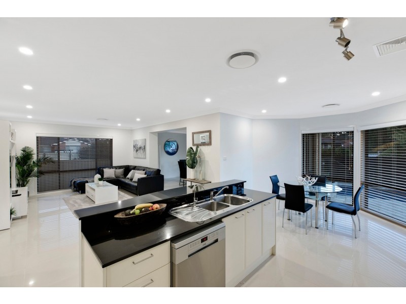 16 Hinemoa Avenue, Killarney Vale NSW 2261