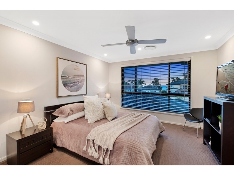 16 Hinemoa Avenue, Killarney Vale NSW 2261