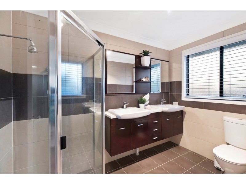 16 Hinemoa Avenue, Killarney Vale NSW 2261