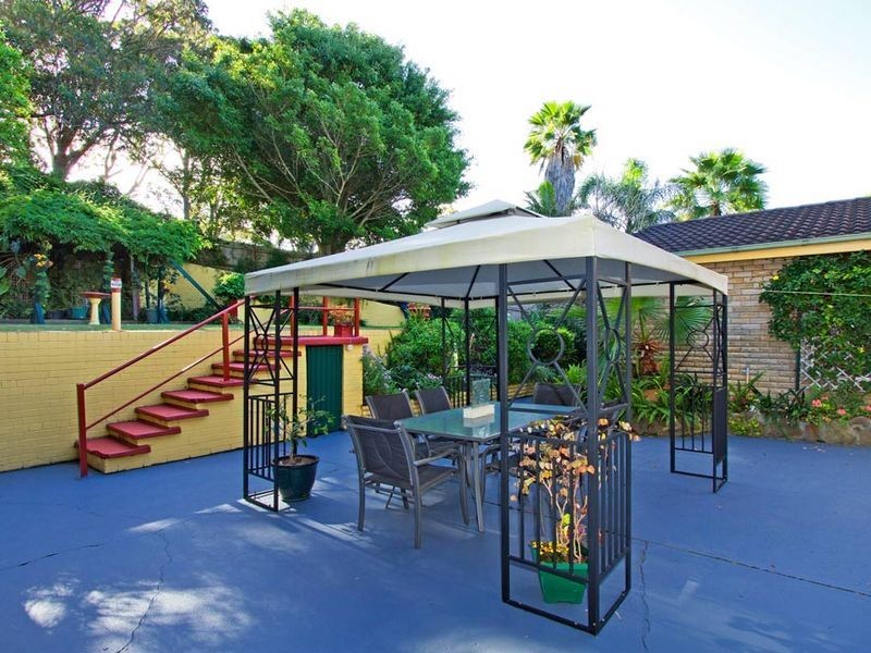 17 Vista Parade, Bateau Bay NSW 2261