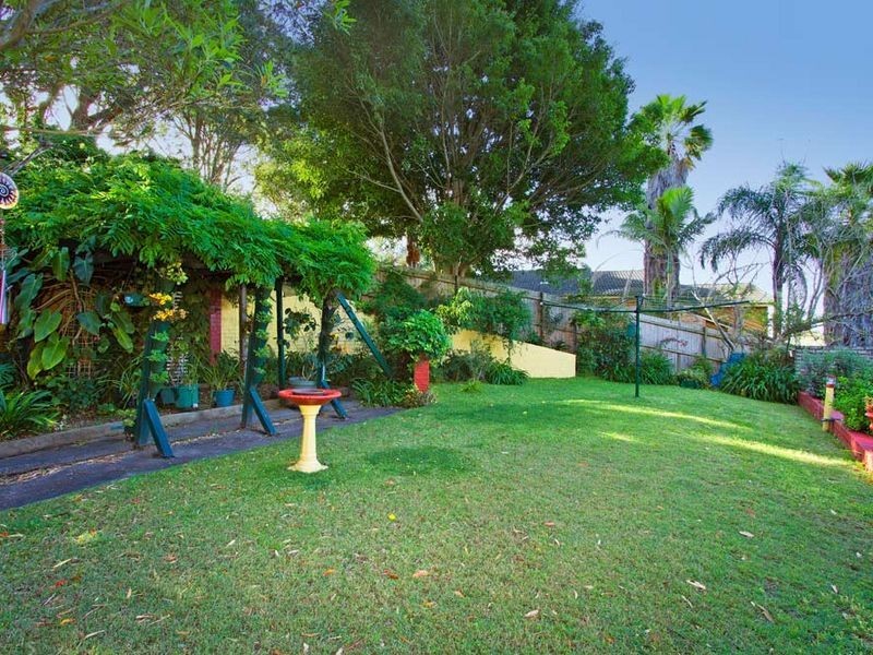 17 Vista Parade, Bateau Bay NSW 2261