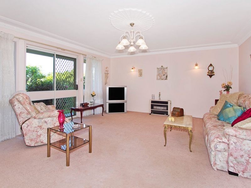 17 Vista Parade, Bateau Bay NSW 2261