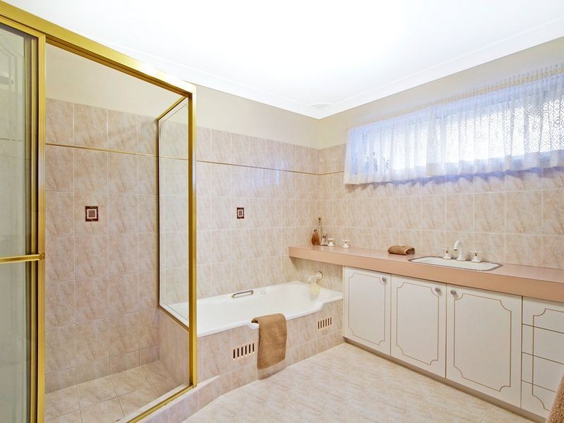 17 Vista Parade, Bateau Bay NSW 2261