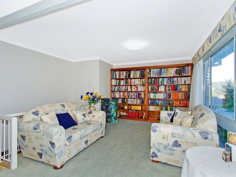 17 Vista Parade, Bateau Bay NSW 2261