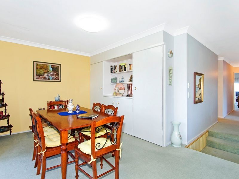 17 Vista Parade, Bateau Bay NSW 2261