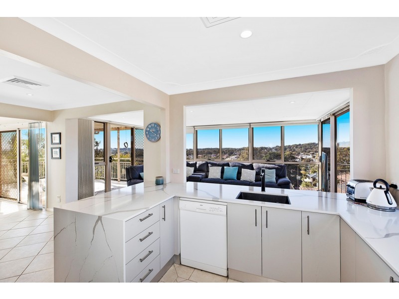 52 Promenade Avenue, Bateau Bay NSW 2261