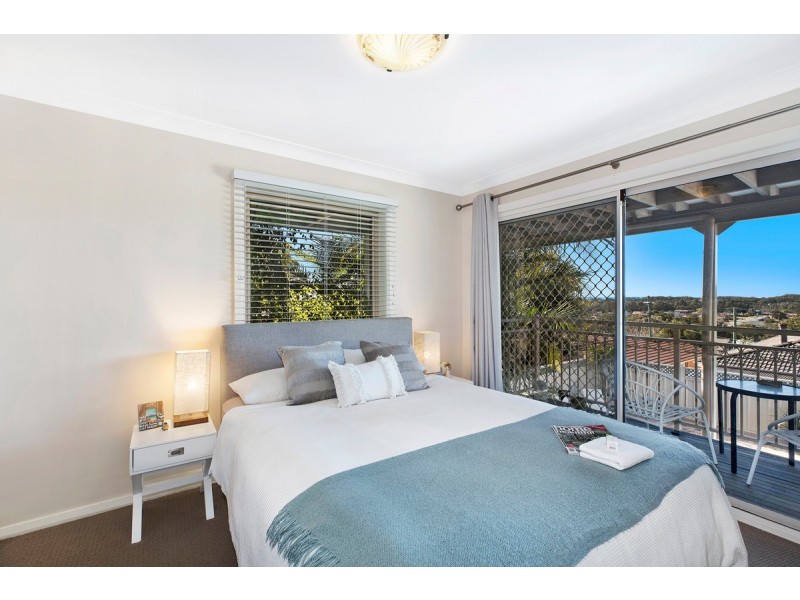 52 Promenade Avenue, Bateau Bay NSW 2261