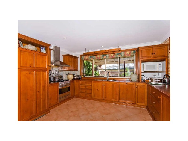 4 Papala Avenue, Bateau Bay NSW 2261