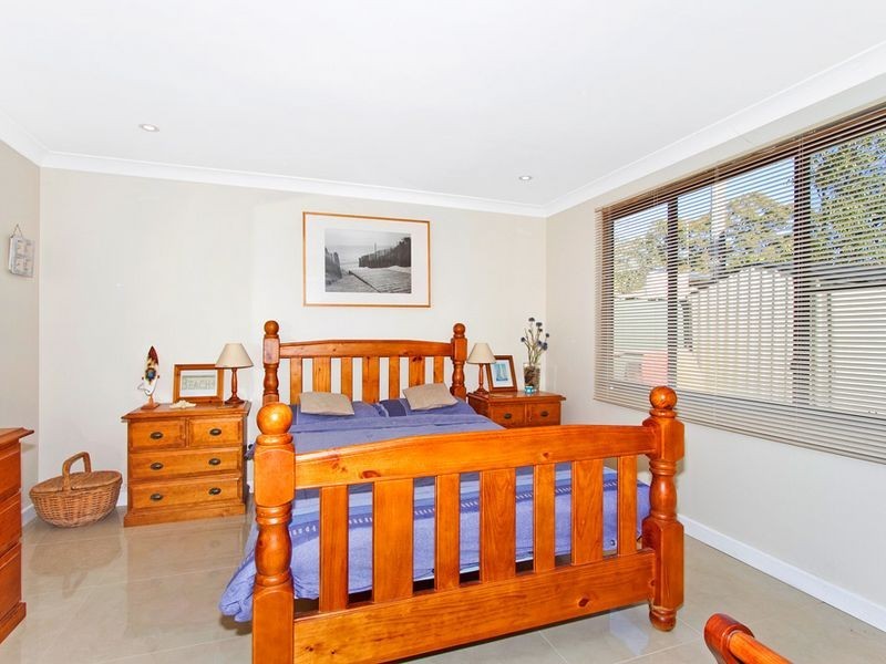 16 Sierra Ave, Bateau Bay NSW 2261