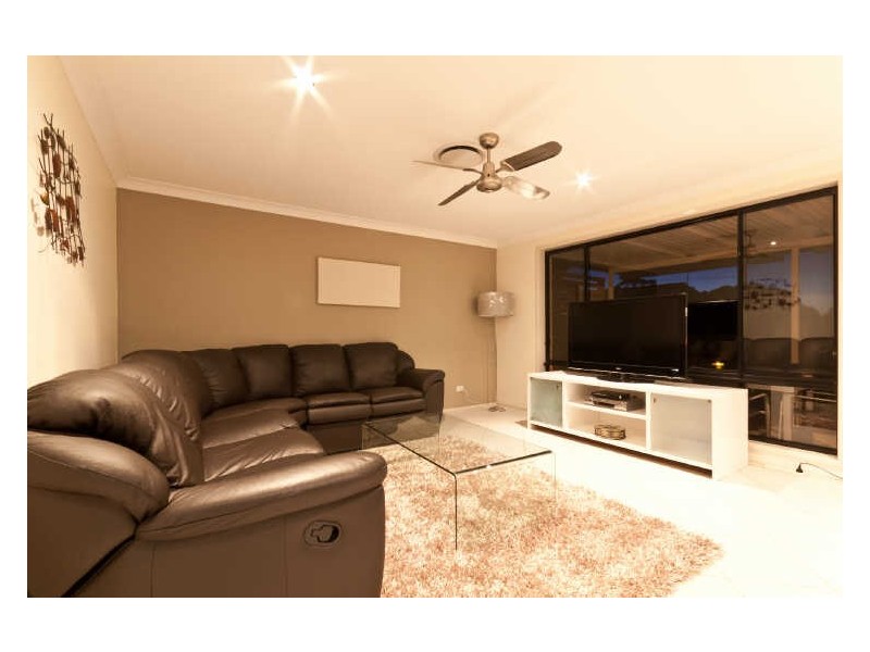 43 Lakin Street, Bateau Bay NSW 2261