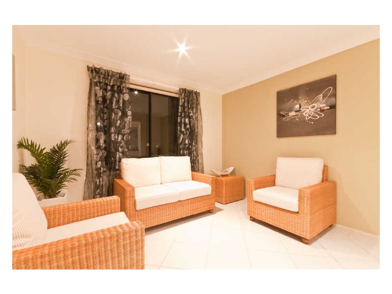 43 Lakin Street, Bateau Bay NSW 2261