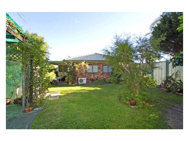 6 Zora Place, Bateau Bay NSW 2261