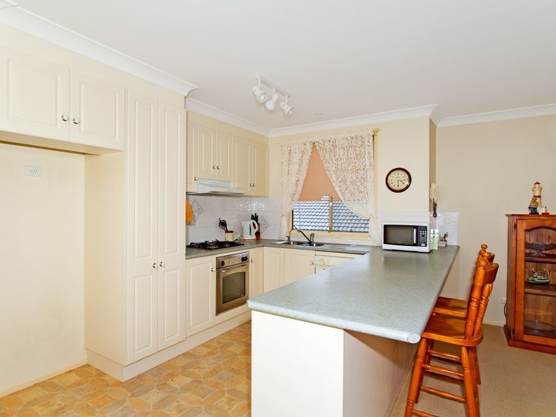 1/3 Mossman Avenue, Bateau Bay NSW 2261