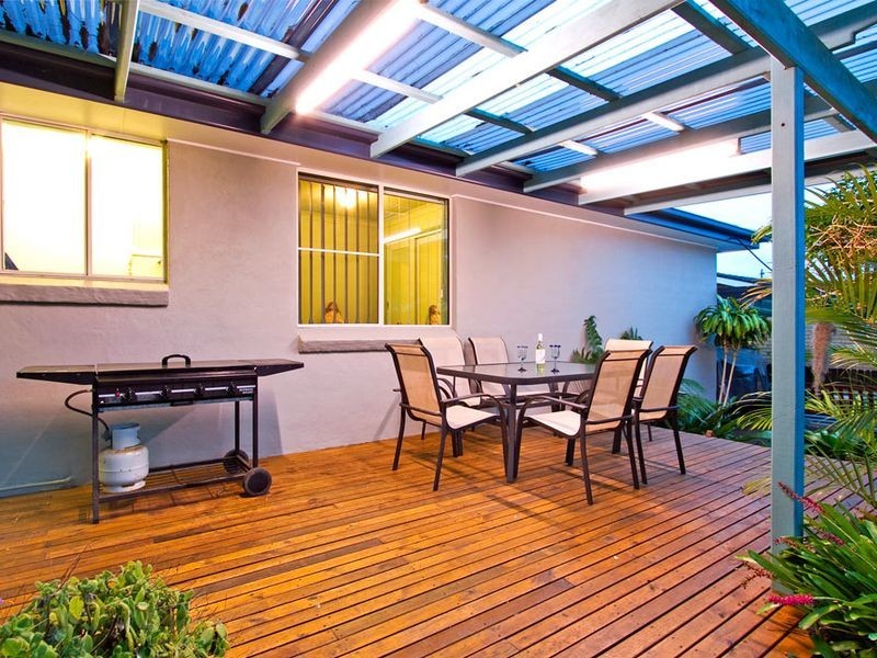 10 Anglers Dr, Bateau Bay NSW 2261