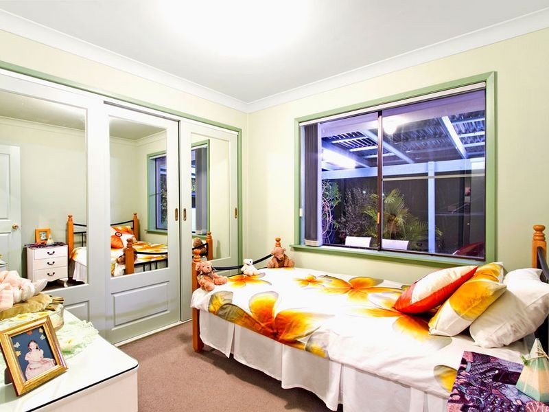 10 Anglers Dr, Bateau Bay NSW 2261