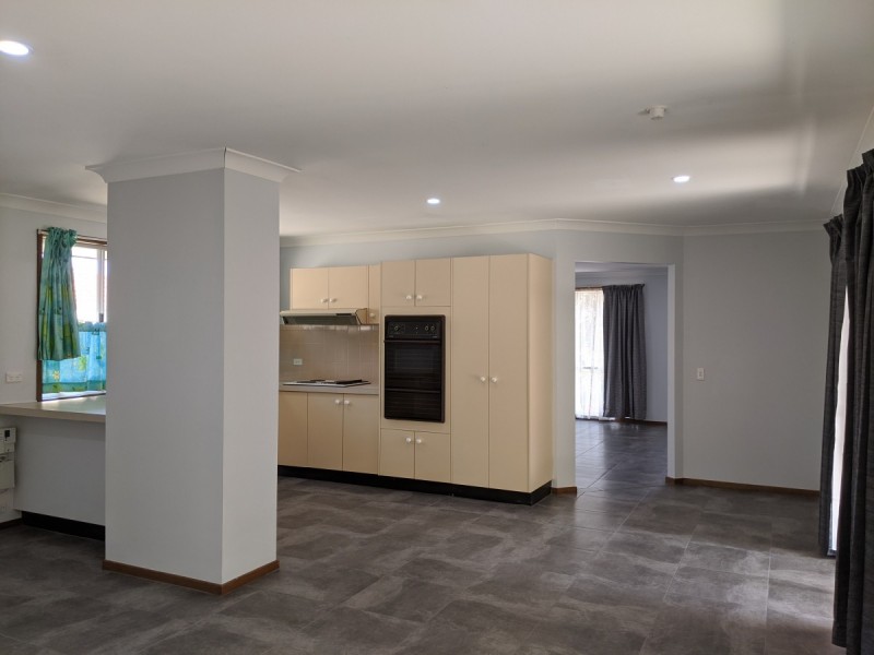 4 Kaystone Close, Bateau Bay NSW 2261