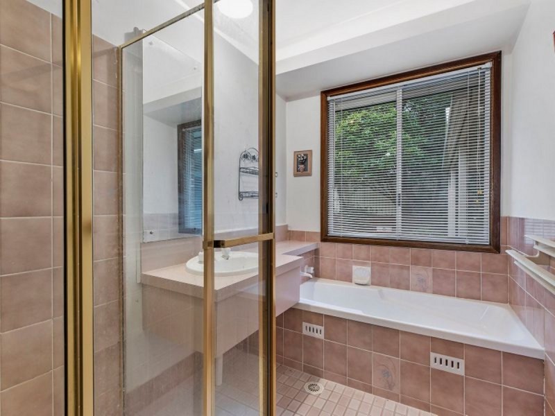 4 Kaystone Close, Bateau Bay NSW 2261