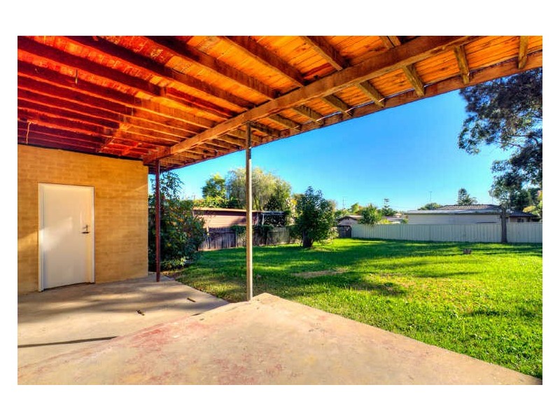 17 Hillcrest Avenue, Bateau Bay NSW 2261