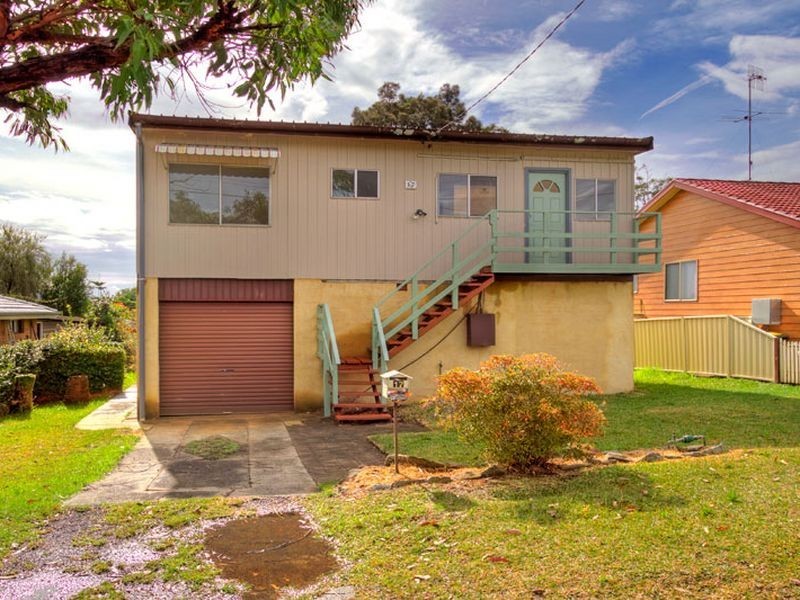17 Hillcrest Avenue, Bateau Bay NSW 2261