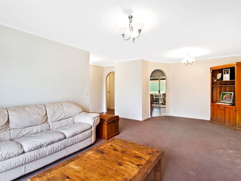 5 Carnation Cl, Bateau Bay NSW 2261